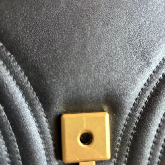 Gucci GG Marmont Matelasse Shoulder Bag Hibiscus Black Leather - new condition - Picture 7 of 7